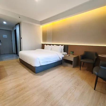 Lido De Paris Hotel-2