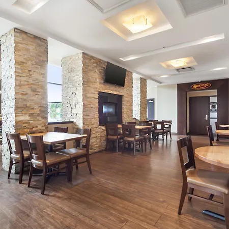 Best Western Plus Edmonton Airport Hotel-3