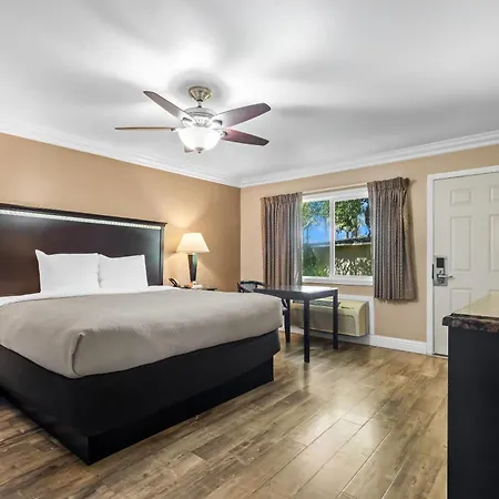 Quality Inn & Suites Santa Maria-2