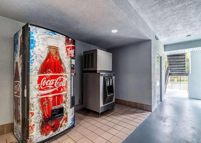 Quality Inn & Suites Canton