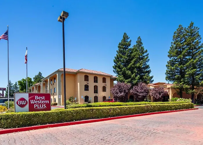 Best Western Plus Heritage Inn
