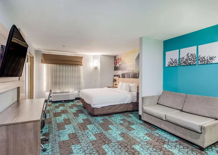 Clarion Pointe Wake Forest - Raleigh North