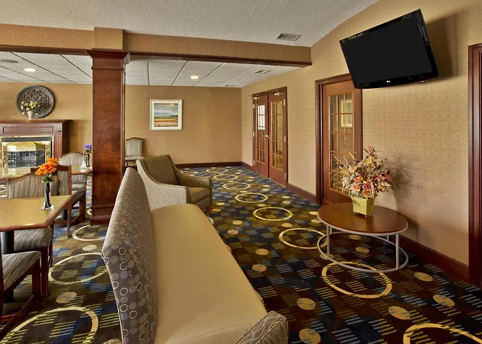 Holiday Inn Express & Suites Woodhaven By Ihg