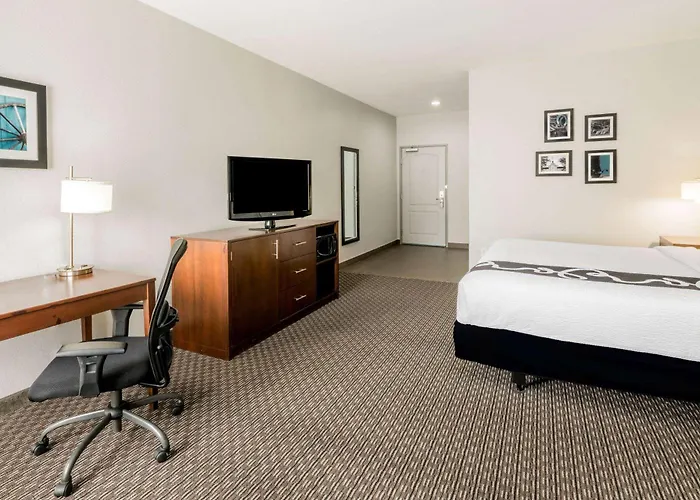 La Quinta Inn & Suites By Wyndham Fort Worth Arlington West