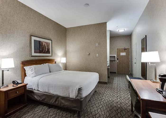 Holiday Inn Express & Suites Saskatoon Centre By Ihg