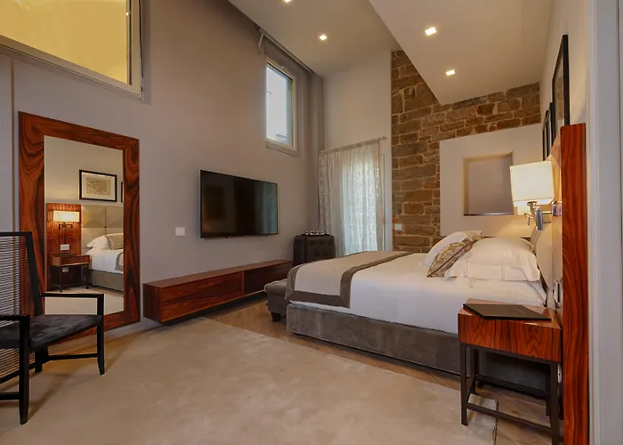 Donati Luxury Tower Suites