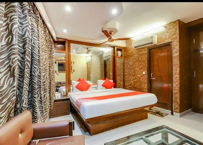 Hotel Roma Deluxe - 5 Mints Walk From New Delhi Railways Station