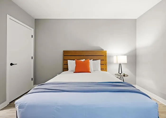 Coda On Half, A Placemakr Experience - Navy Yard