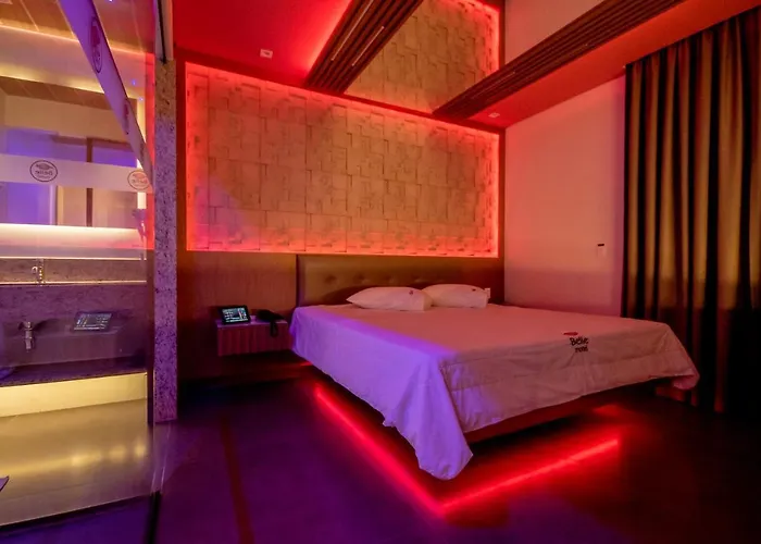 Motel Belle (Adults Only)