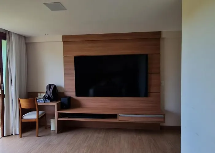 Vista para Pedra Azul e TV de 85