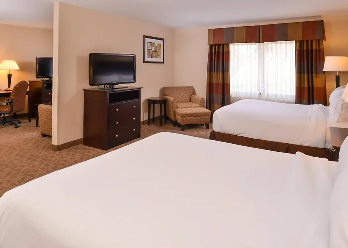 Holiday Inn Express & Suites Bridgeport By Ihg