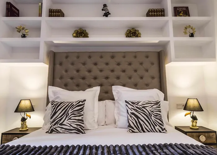 The Clock House - Luxury Urban Suites