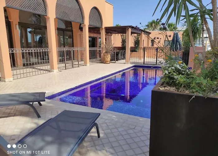 Chambre Rose Opale, Riad 9 Couple only au village naturiste