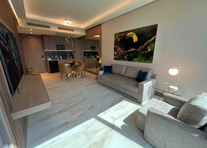 Safi Royal Luxury Metropolitan