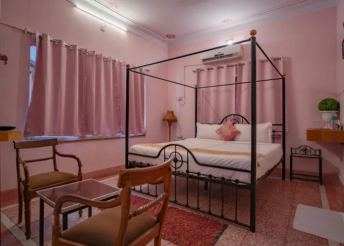 Hotel Ambavgarh Palace