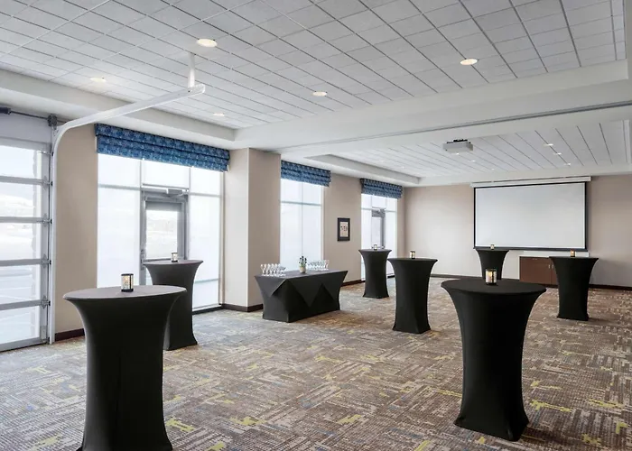 Hampton Inn & Suites Kelowna, British Columbia, Canada