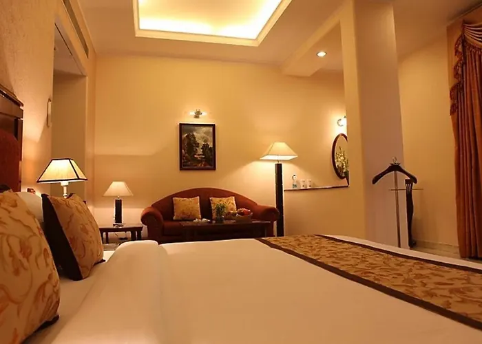 Hotel Florence Inn, Karol Bagh, New Delhi, 2 Min From Metro