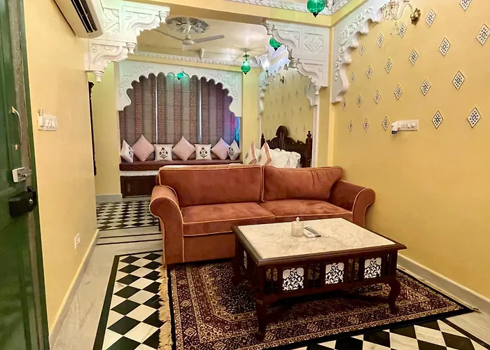 Sheeshmahal By Oladar