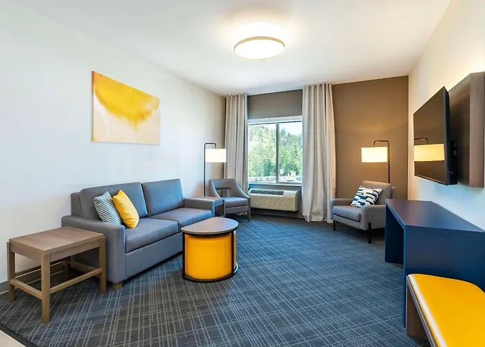 Comfort Suites Kelowna