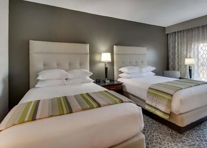 Drury Inn & Suites Cleveland Beachwood