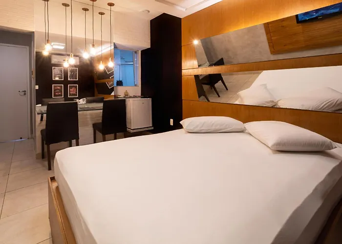 Status Motel
