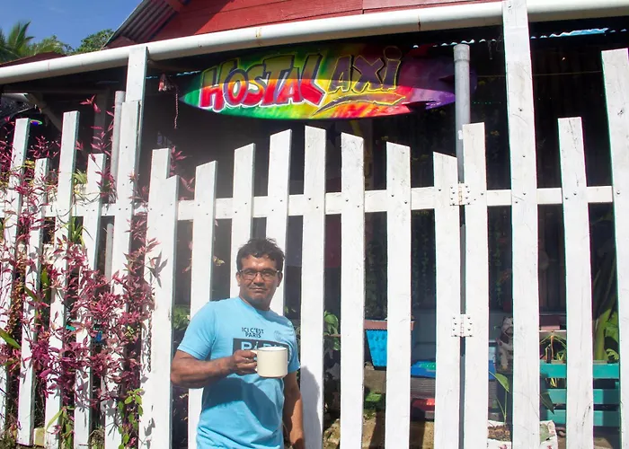 Hostal Cafe Axi