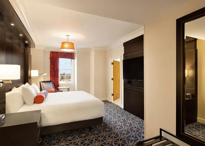 Hotel Saranac, Curio Collection By Hilton