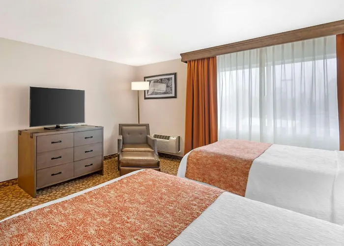 Best Western Plus Mill Creek Inn