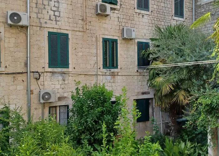 Jr Luxury Guesthouse