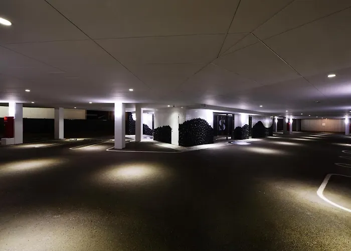 Hotel S
