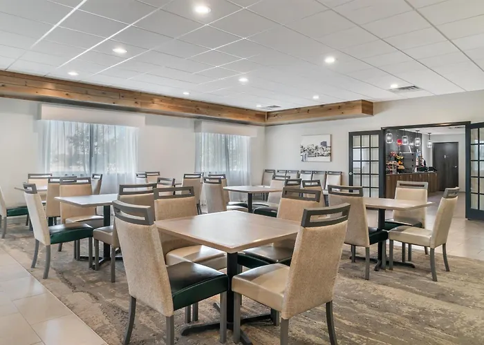 Best Western Plus Wayland Hotel