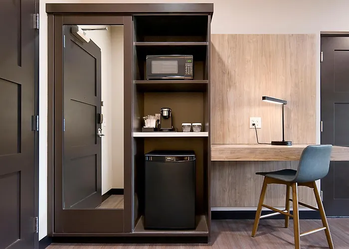 Clubhouse Hotel & Suites Rapid City