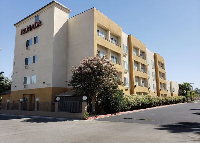 Ramada By Wyndham Bakersfield
