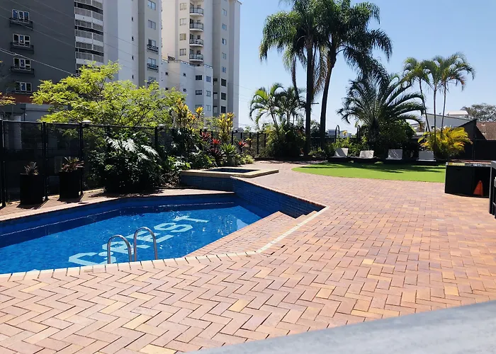 Hillcrest Apartment Hotel