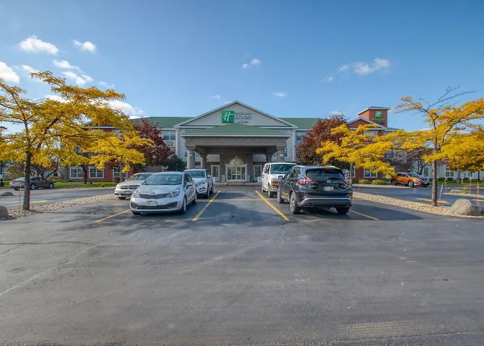Holiday Inn Express Hotel & Suites Oshkosh - State Route 41 By Ihg