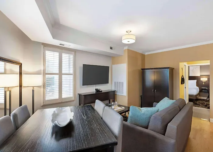 Best Western Plus Hawthorne Terrace Hotel