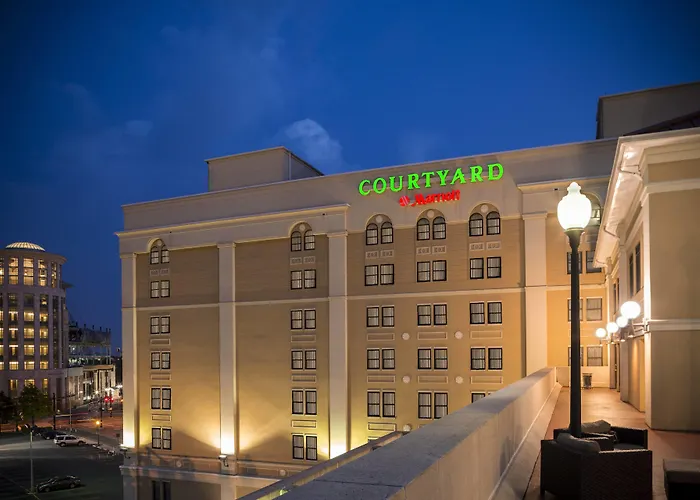 Courtyard By Marriott Norfolk Downtown