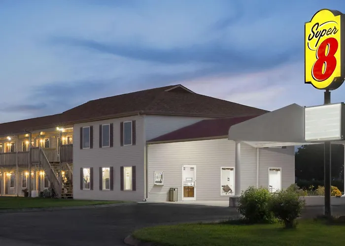 Super 8 By Wyndham Whiteville
