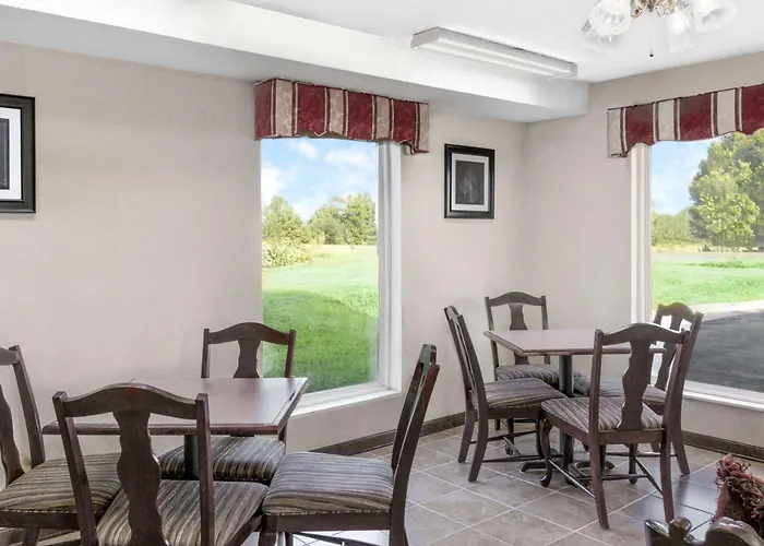 Super 8 By Wyndham Whiteville