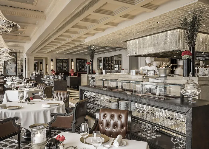 Four Seasons Hotel Hong Kong