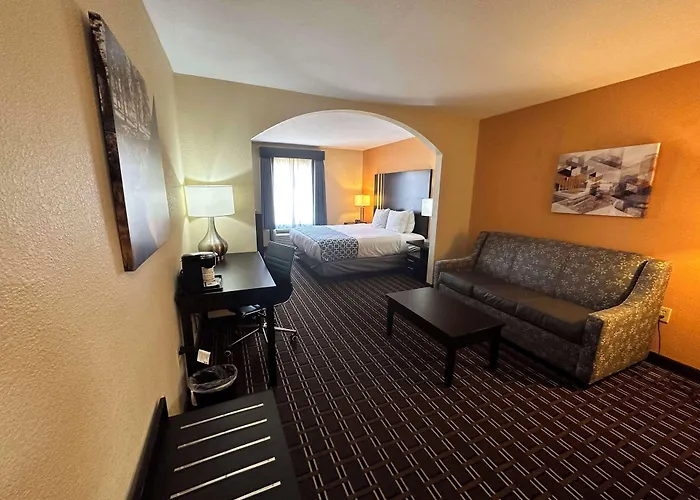 Best Western Plus Bass Hotel & Suites