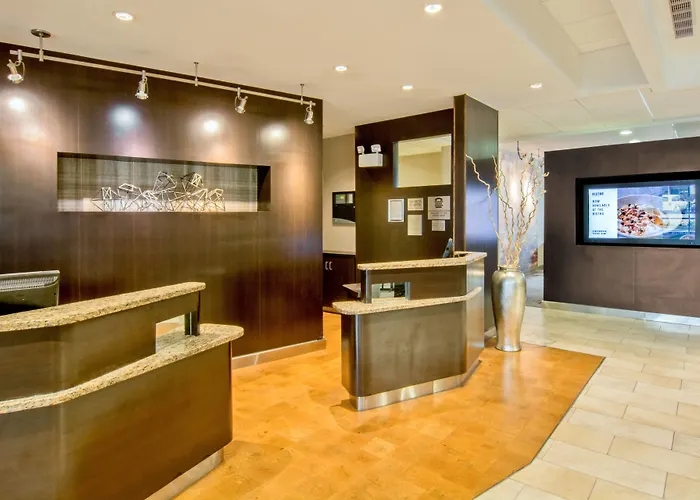 Courtyard By Marriott Clarksville