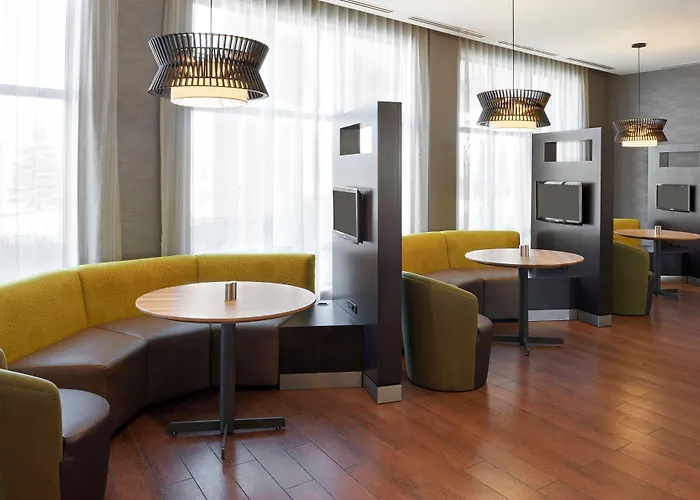 Courtyard By Marriott Kingston Highway 401 Hotel