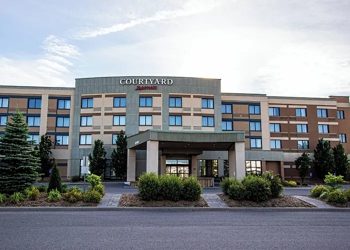 Courtyard By Marriott Kingston Highway 401