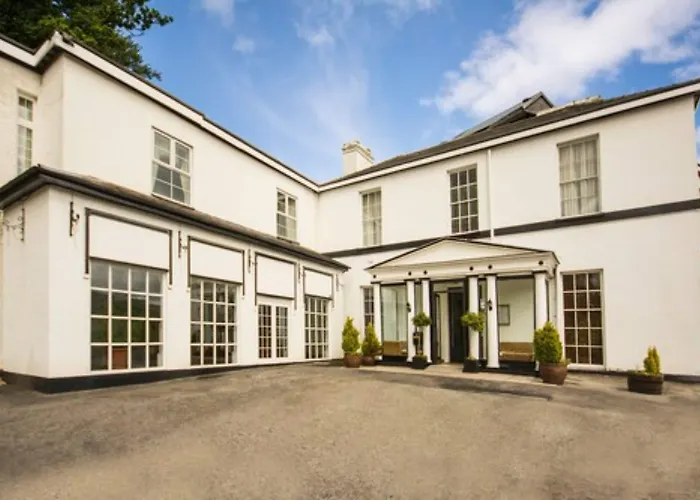 The Manor Hotel