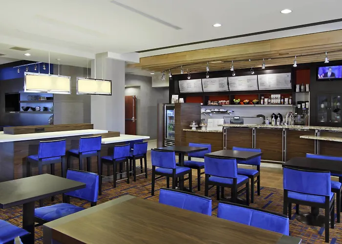 Courtyard By Marriott Victoria