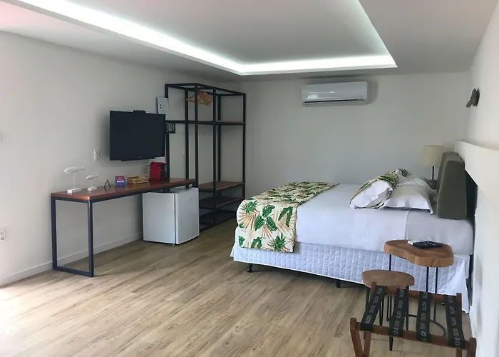 Dolphin Hotel