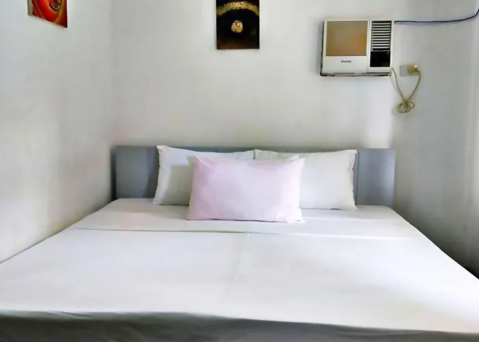 8 Colors Beach House Resort