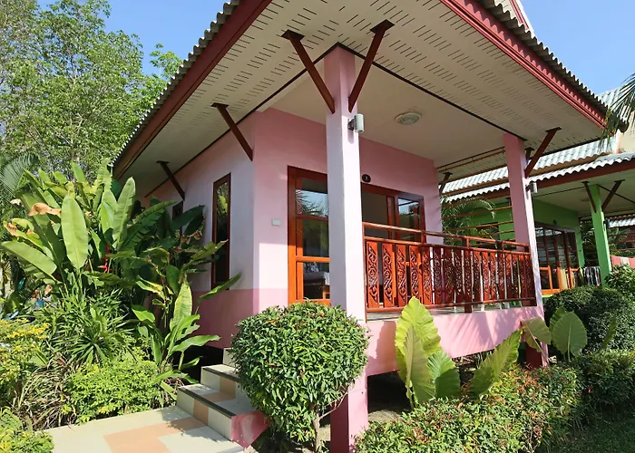 Pinky Bungalows Resort