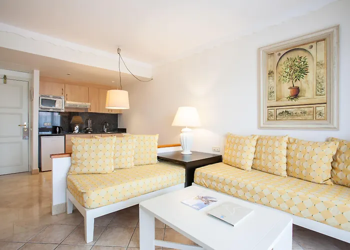 Grupotel Macarella Suites & Spa